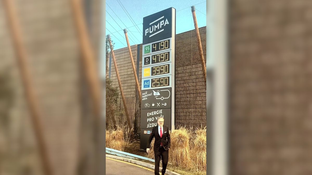 Fiala se natočil u Babišovy Pumpy. Doplnil to jízlivým komentářem